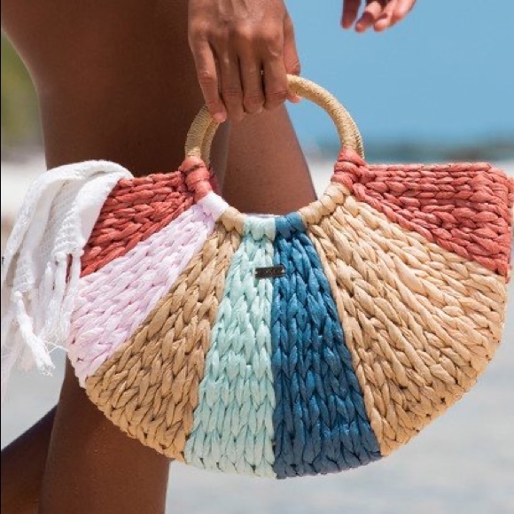 Roxy Bucket Bag PRICE FIRM - Picture 2 of 16